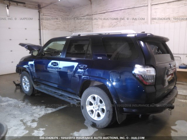 JTEBU5JR0G5335727 - 2016 TOYOTA 4RUNNER SR5 PREM/LTDL/TRAIL/TRD BLUE photo 3