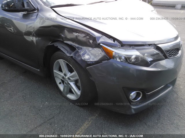 4T1BF1FK8DU277415 - 2013 TOYOTA CAMRY L/SE/LE/XLE ნაცრისფერი ფოტო 6