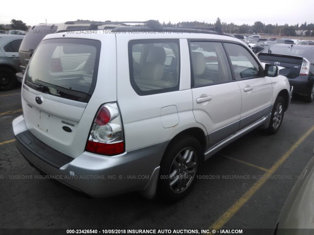 JF1SG67647H712398 - 2007 SUBARU FORESTER 2.5X LL BEAN WHITE photo 4