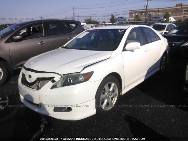 4T1BK46K58U562477 - 2008 TOYOTA CAMRY LE/XLE/SE WHITE photo 2