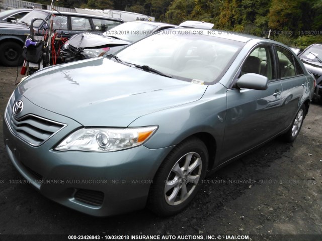 4T1BF3EK1BU669601 - 2011 TOYOTA CAMRY SE/LE/XLE GREEN photo 2