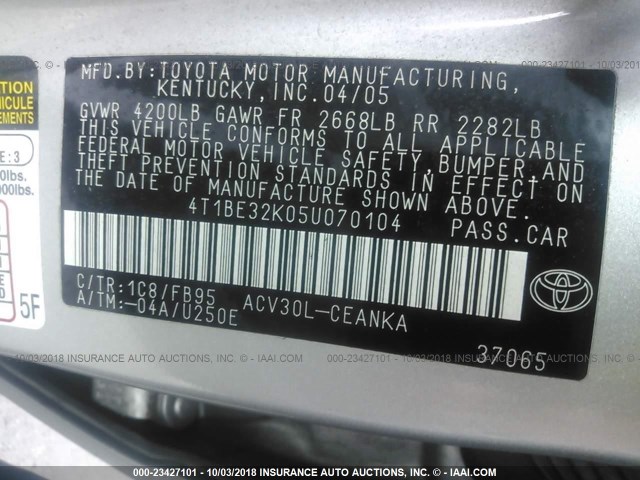 4T1BE32K05U070104 - 2005 TOYOTA CAMRY LE/XLE/SE Күміс фото 9