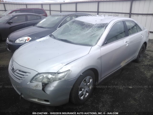 4T4BE46K68R026473 - 2008 TOYOTA CAMRY CE/LE/XLE/SE SILVER photo 2