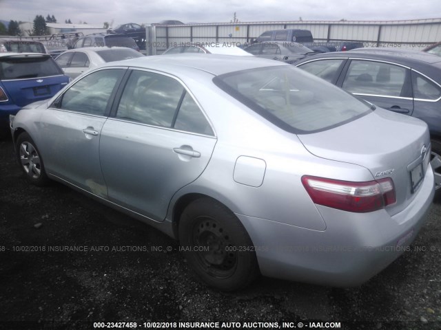 4T4BE46K68R026473 - 2008 TOYOTA CAMRY CE/LE/XLE/SE SILVER photo 3