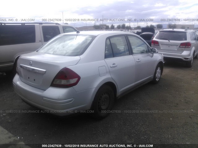 3N1BC11E59L385154 - 2009 NISSAN VERSA S/SL SILVER photo 4