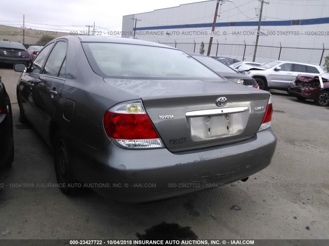 4T1BE32K05U568870 - 2005 TOYOTA CAMRY LE/XLE/SE Boz foto 3