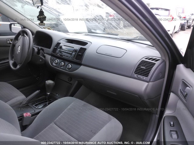 4T1BE32K05U568870 - 2005 TOYOTA CAMRY LE/XLE/SE Boz foto 5
