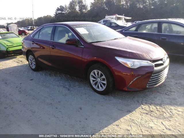 4T1BF1FK5FU933721 - 2015 TOYOTA CAMRY LE/XLE/SE/XSE 栗色 照片 1