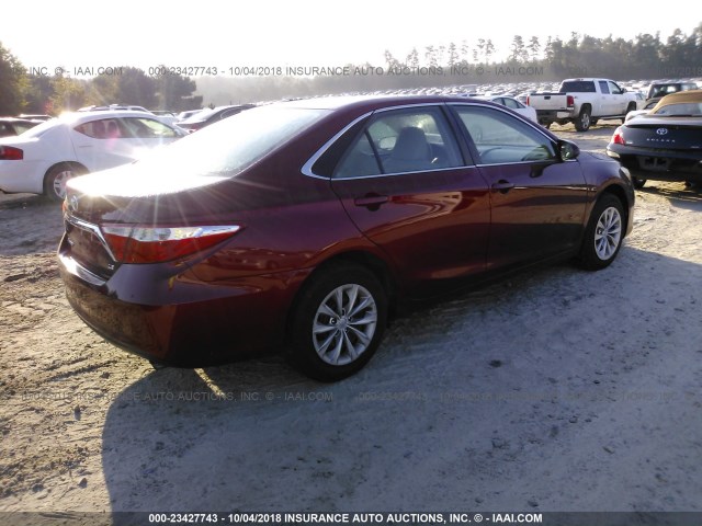 4T1BF1FK5FU933721 - 2015 TOYOTA CAMRY LE/XLE/SE/XSE 栗色 照片 4