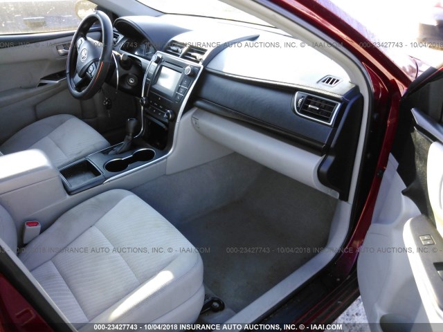 4T1BF1FK5FU933721 - 2015 TOYOTA CAMRY LE/XLE/SE/XSE 栗色 照片 5