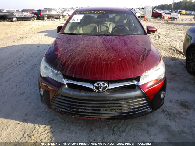 4T1BF1FK5FU933721 - 2015 TOYOTA CAMRY LE/XLE/SE/XSE 栗色 照片 6