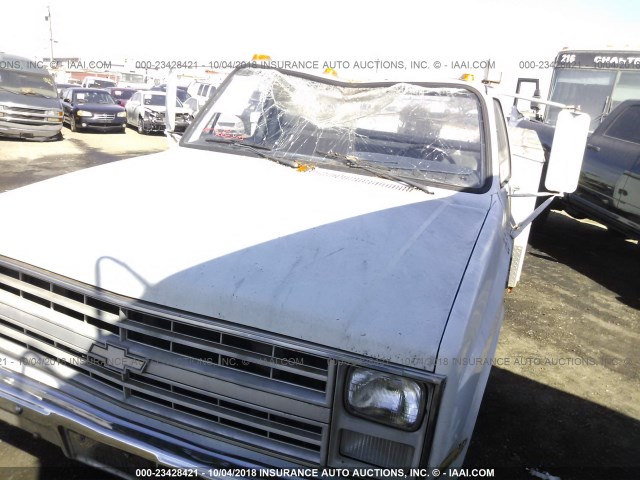 1GBGC34M6GS179233 - 1986 CHEVROLET C30 WHITE photo 2