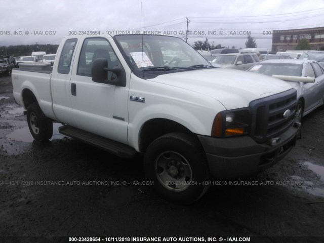 1FTWX31P47EB50824 - 2007 FORD F350 SRW SUPER DUTY WHITE photo 1