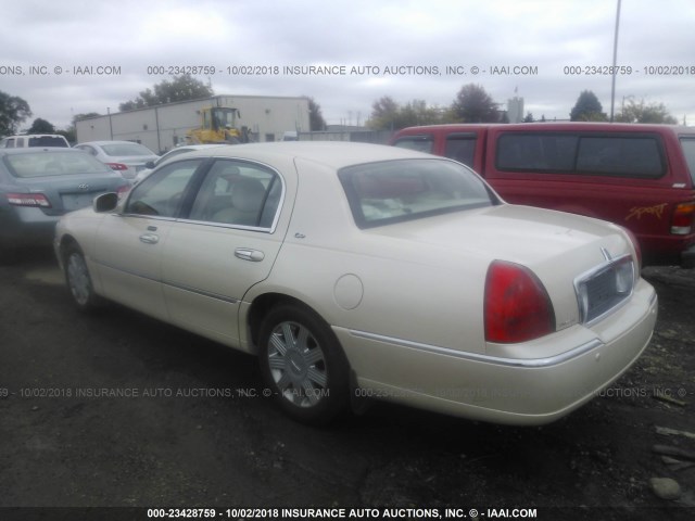 1LNHM83W93Y678267 - 2003 LINCOLN TOWN CAR CARTIER TAN photo 3