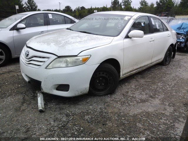 4T4BF3EK0BR131638 - 2011 TOYOTA CAMRY SE/LE/XLE WHITE photo 2
