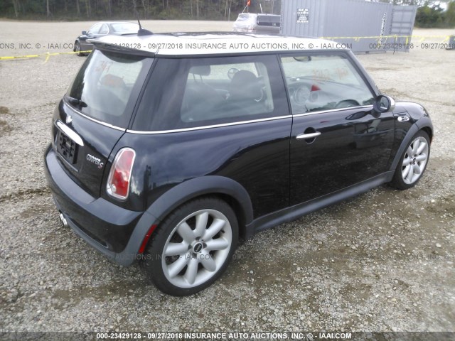 WMWRE33576TN28088 - 2006 MINI COOPER S BLACK photo 4