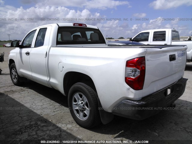 5TFRM5F19FX083582 - 2015 TOYOTA TUNDRA DOUBLE CAB SR/SR5 WHITE photo 3