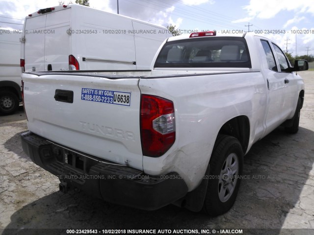 5TFRM5F19FX083582 - 2015 TOYOTA TUNDRA DOUBLE CAB SR/SR5 WHITE photo 4