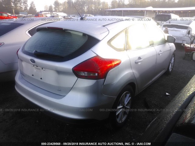 1FADP3K24JL272439 - 2018 FORD FOCUS SE SILVER photo 4