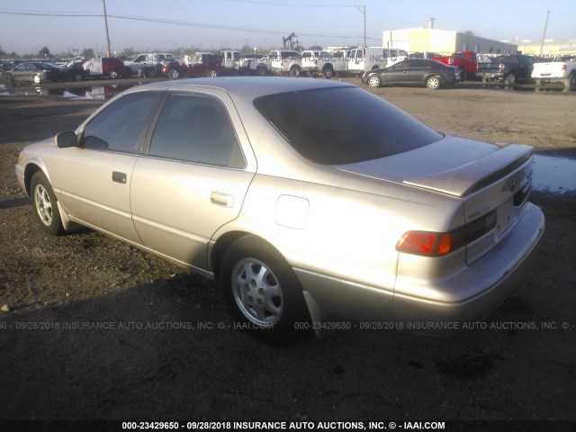 4T1BG22K1WU371020 - 1998 TOYOTA CAMRY CE/LE/XLE 金色 照片 3