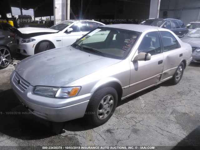 4T1BG22K4XU419658 - 1999 TOYOTA CAMRY CE/LE/XLE 金色 照片 2