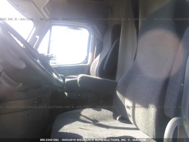 1FUJGLBG1CSBS9901 - 2012 FREIGHTLINER CASCADIA 125  Unknown photo 5