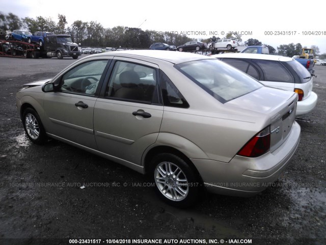 1FAFP34N07W272638 - 2007 FORD FOCUS ZX4/S/SE/SES 金色 照片 3