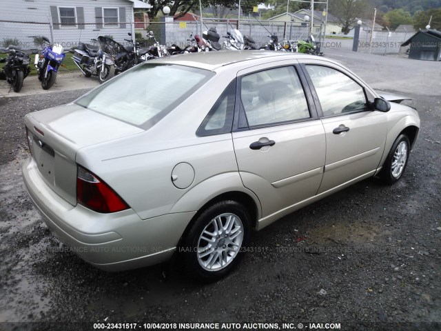 1FAFP34N07W272638 - 2007 FORD FOCUS ZX4/S/SE/SES 金色 照片 4