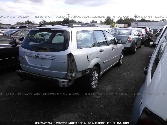 1FAHP36N55W109874 - 2005 FORD FOCUS ZXW SILVER photo 4