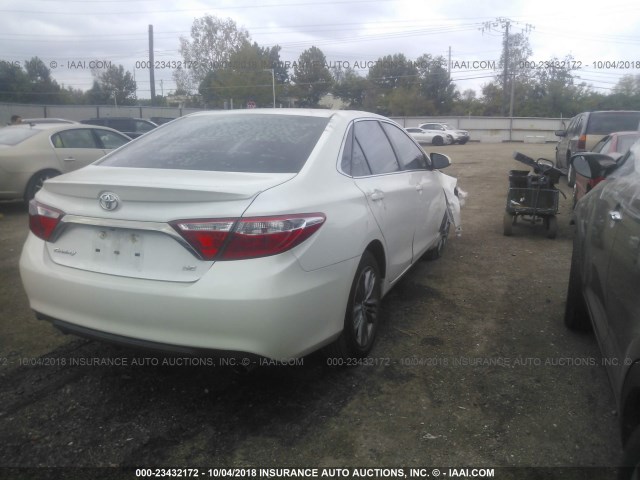 4T1BF1FK2FU058114 - 2015 TOYOTA CAMRY LE/XLE/SE/XSE 白色 照片 4