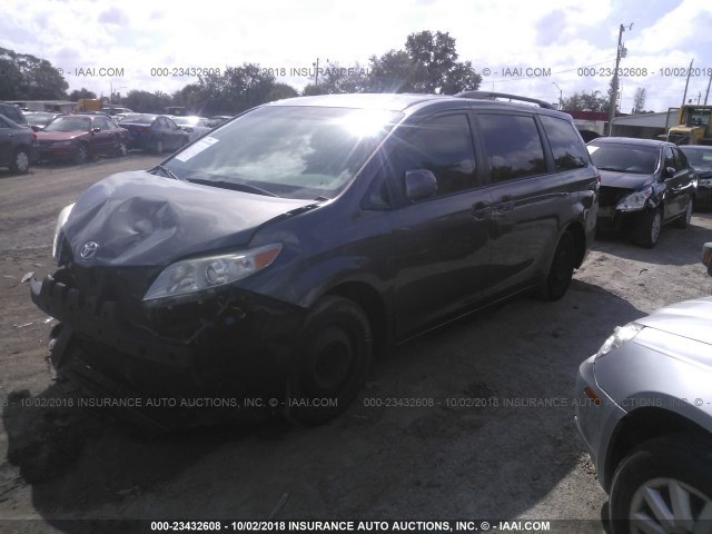 5TDKK3DC5BS161128 - 2011 TOYOTA SIENNA LE GRAY photo 2