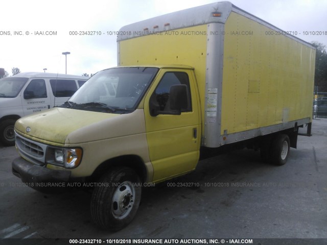 1FDWE37L0WHA96750 - 1998 FORD ECONOLINE E350 CUTAWAY VAN YELLOW photo 2