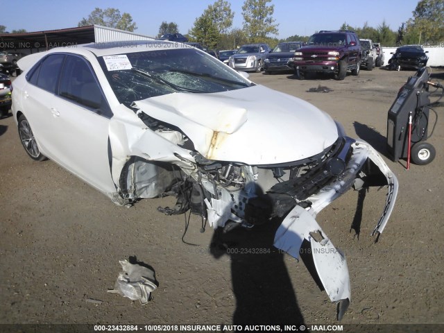 4T1BF1FK0FU886615 - 2015 TOYOTA CAMRY LE/XLE/SE/XSE 白色 照片 1