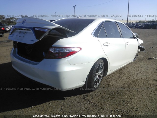 4T1BF1FK0FU886615 - 2015 TOYOTA CAMRY LE/XLE/SE/XSE 白色 照片 4