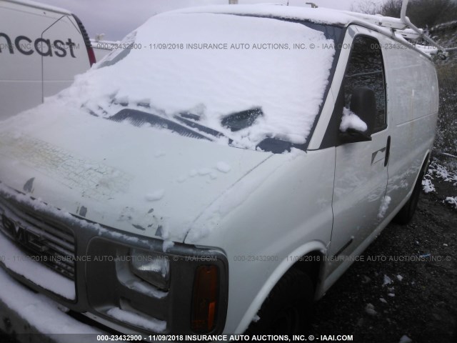 1GTGG25R0Y1252821 - 2000 GMC SAVANA G2500 WHITE photo 2