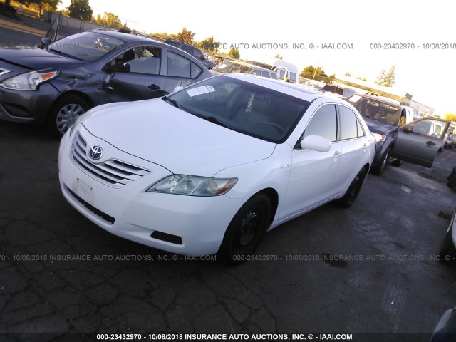 4T1BB46K77U007464 - 2007 TOYOTA CAMRY NEW GENERAT HYBRID WHITE photo 2