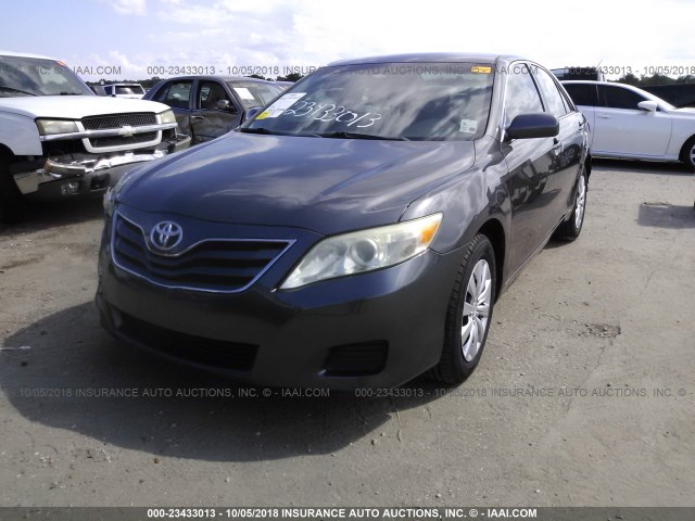 4T4BF3EK0AR049200 - 2010 TOYOTA CAMRY SE/LE/XLE 灰色 照片 2