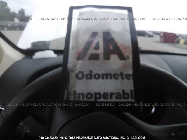 2LMHJ5AT8FBL03976 - 2015 LINCOLN MKT WHITE photo 7