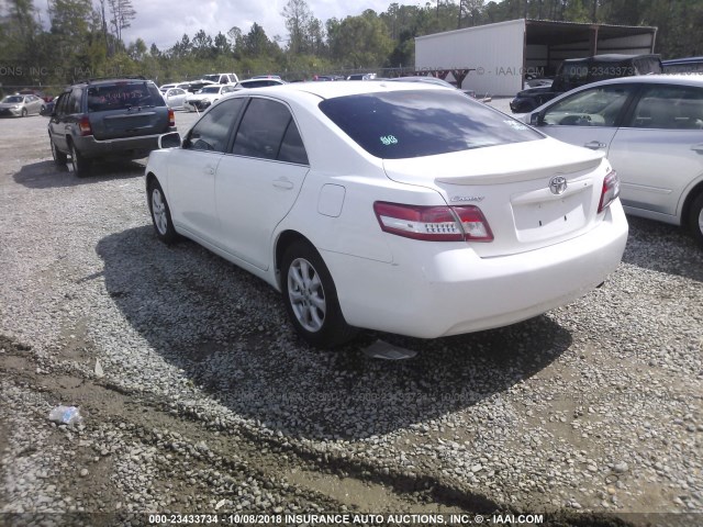 4T4BF3EK2BR160316 - 2011 TOYOTA CAMRY SE/LE/XLE თეთრი ფოტო 3