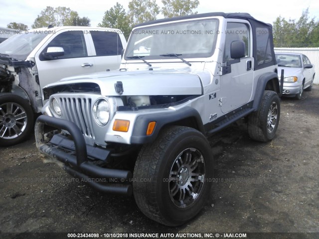 1J4FA39S64P722321 - 2004 JEEP WRANGLER X SILVER photo 2