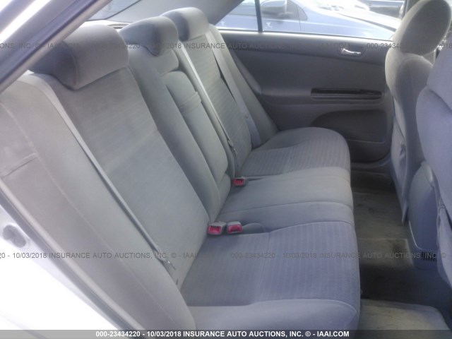 4T1BE32K25U951631 - 2005 TOYOTA CAMRY LE/XLE/SE SILVER photo 8