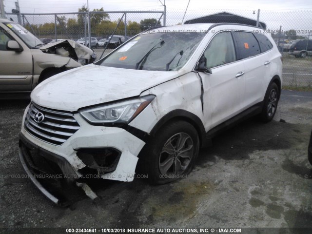 KM8SMDHF7GU147458 - 2016 HYUNDAI SANTA FE SE WHITE photo 2