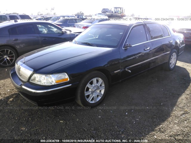 2LNBL8EV0BX757158 - 2011 LINCOLN TOWN CAR EXECUTIVE L BLACK photo 2