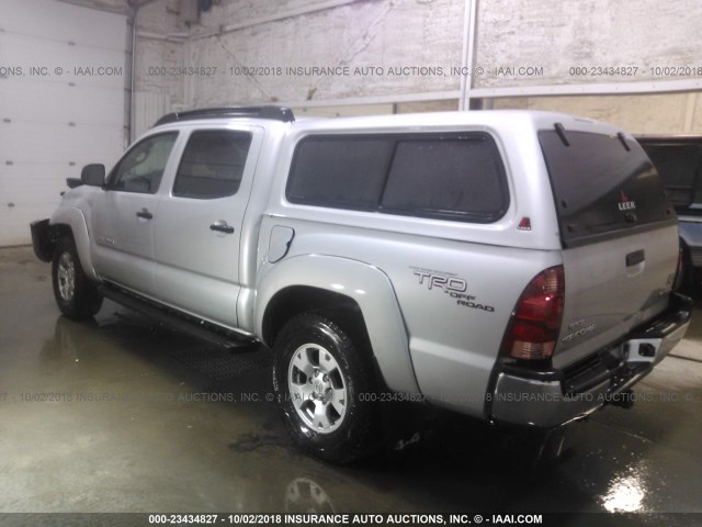 5TELU42N88Z487204 - 2008 TOYOTA TACOMA DOUBLE CAB 银色 照片 3