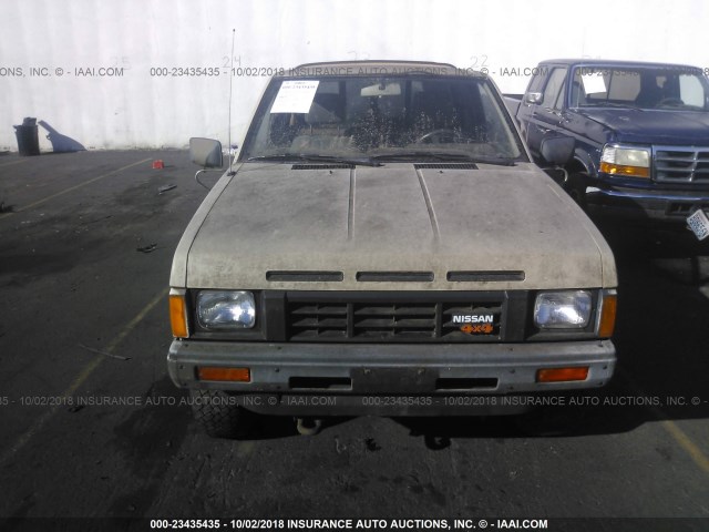 JN6HD16Y5GW001952 - 1986 NISSAN D21 KING CAB GOLD photo 6