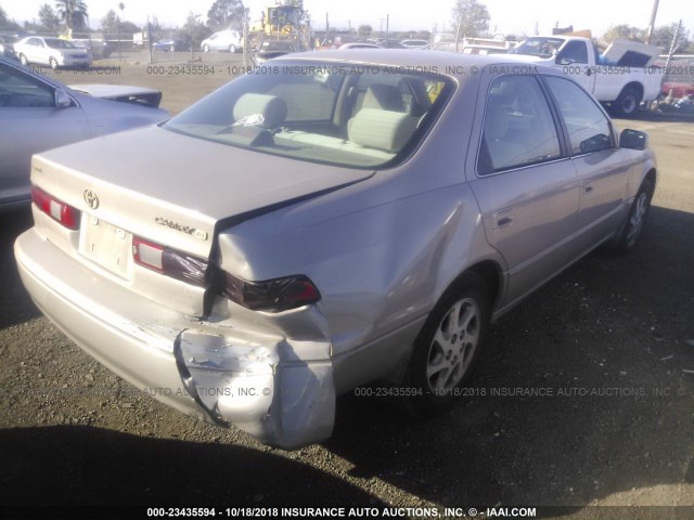 4T1BF22K2VU913145 - 1997 TOYOTA CAMRY CE/LE/XLE 米色 照片 4
