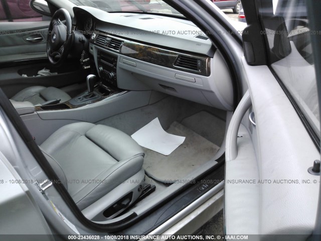 WBAVC93537KX59617 - 2007 BMW 328 SILVER photo 5