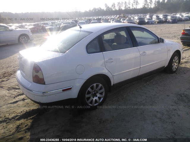 WVWPD63B33E371552 - 2003 VOLKSWAGEN PASSAT GLS WHITE photo 4