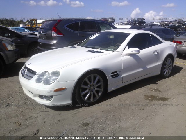 WDBSK71F98F136908 - 2008 MERCEDES-BENZ SL 550 WHITE photo 2