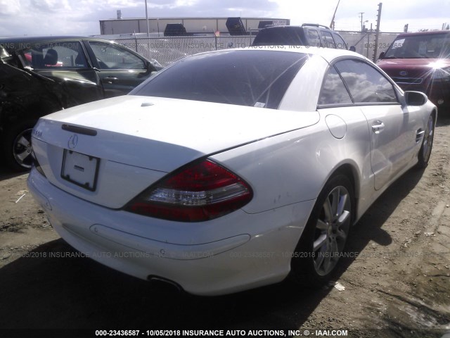 WDBSK71F98F136908 - 2008 MERCEDES-BENZ SL 550 WHITE photo 4